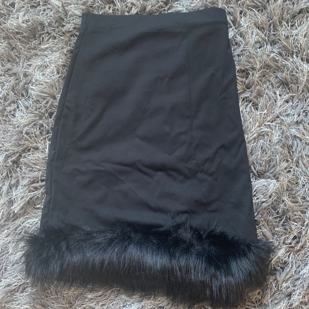 NWT Faux Fur Trim Skirt